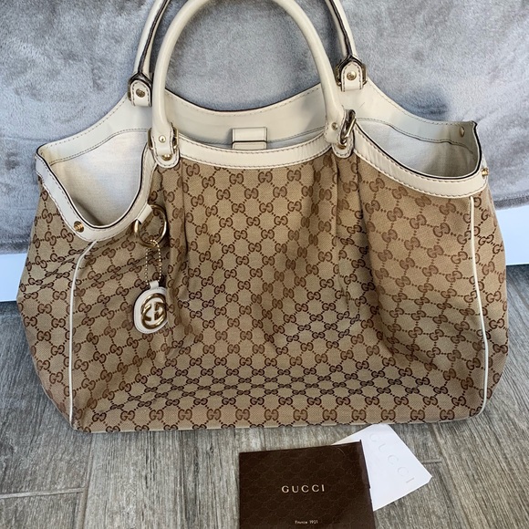 Gucci Handbags - Gucci large Sukey tote